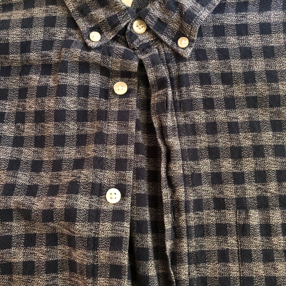 Men’s textured blue and grey long sleeve shirt